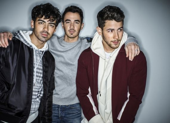 Jonas Brothers, on this pic are all three members together